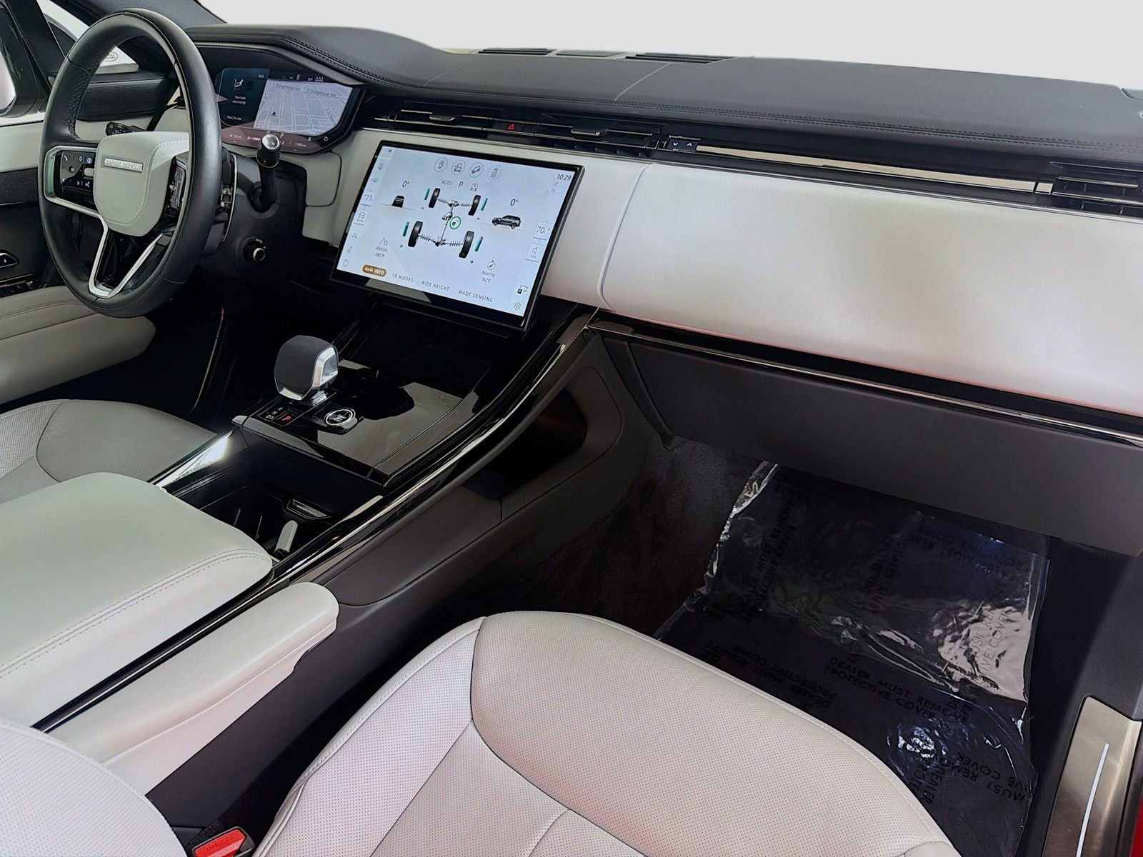 Certified 2025 Land Rover Range Rover Sport SE AWD/4WD image 35