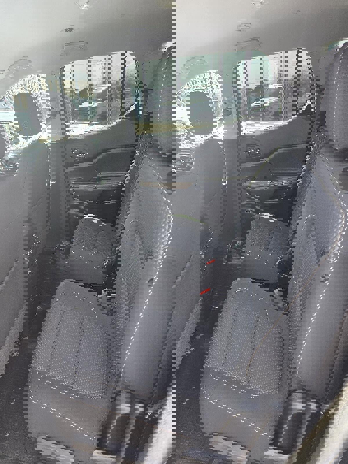 Used 2023 GMC Acadia SLE w/ Driver Convenience Package image 15