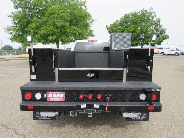 New 2023 RAM 5500 Tradesman w/ Chrome Appearance Group RWD image 59
