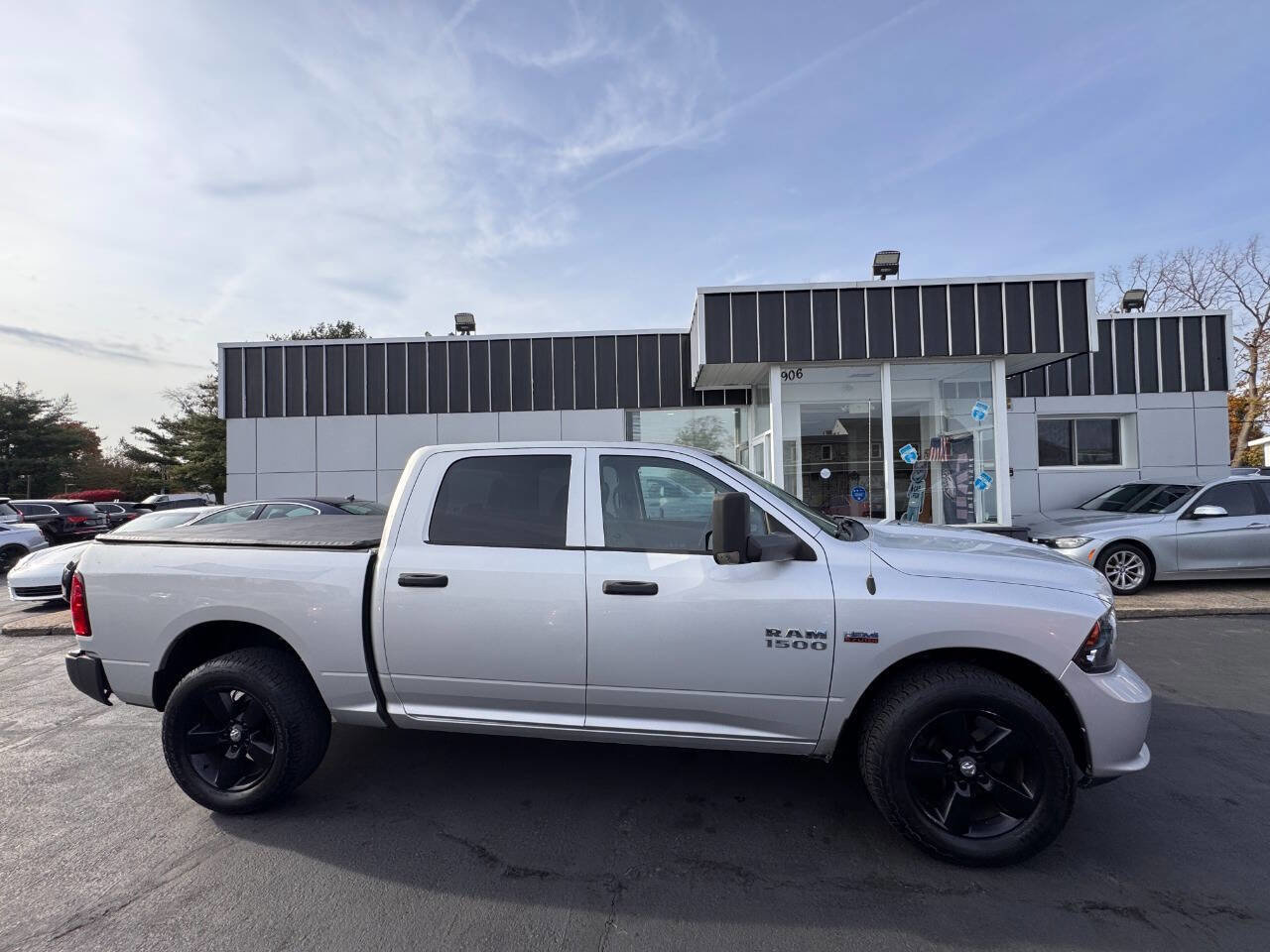 Used 2014 RAM 1500 Express image 9