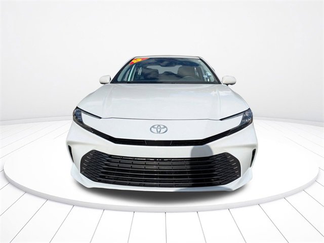 Used 2025 Toyota Camry XLE image 9