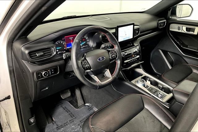 Used 2023 Ford Explorer ST-Line image 13
