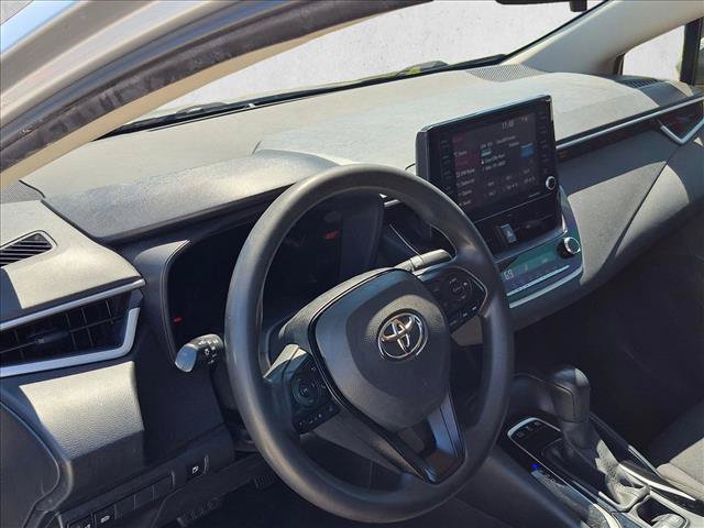 Used 2022 Toyota Corolla LE w/ Carpet Mat Package (TMS) FWD image 9