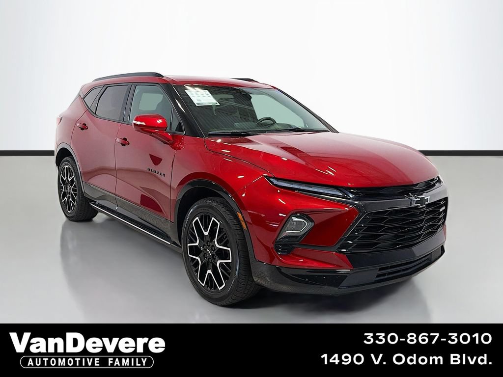 Used 2025 Chevrolet Blazer RS w/ Driver Confidence II Package AWD/4WD image 1