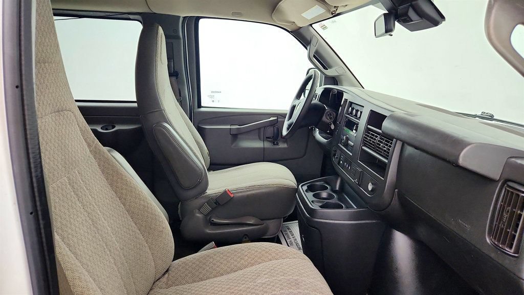 Used 2019 Chevrolet Express 3500 LT w/ LT Preferred Equipment Group RWD image 23