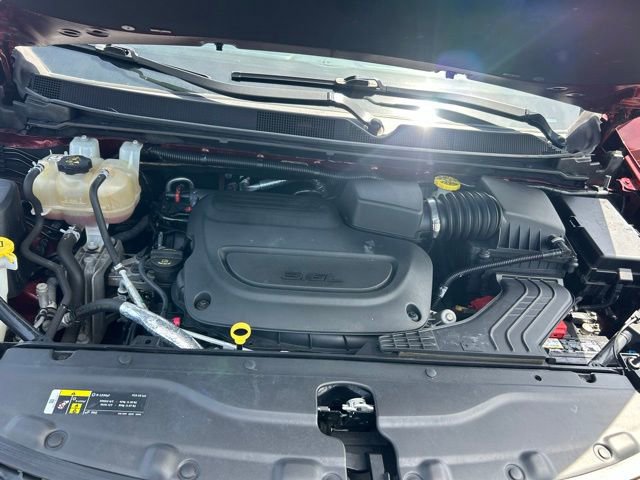 Used 2019 Chrysler Pacifica Touring-L Plus w/ S Appearance Package image 11