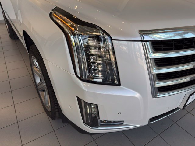 Used 2019 Cadillac Escalade Premium Luxury AWD/4WD image 41