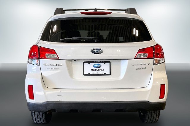 Used 2014 Subaru Outback 2.5i Limited w/ Moonroof Package AWD/4WD image 4