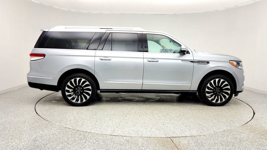 Used 2022 Lincoln Navigator L Black Label AWD/4WD image 4