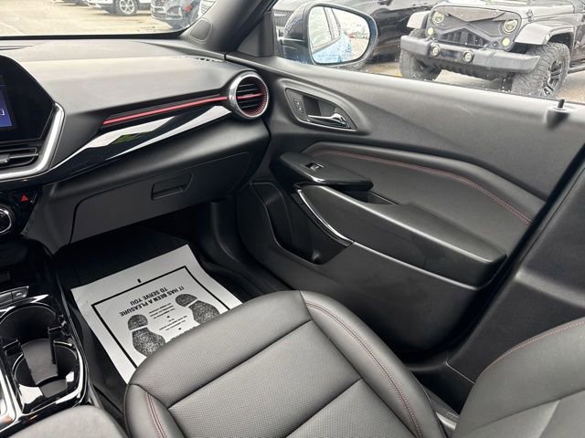 Used 2024 Chevrolet Trax RS w/ Sunroof Package image 21