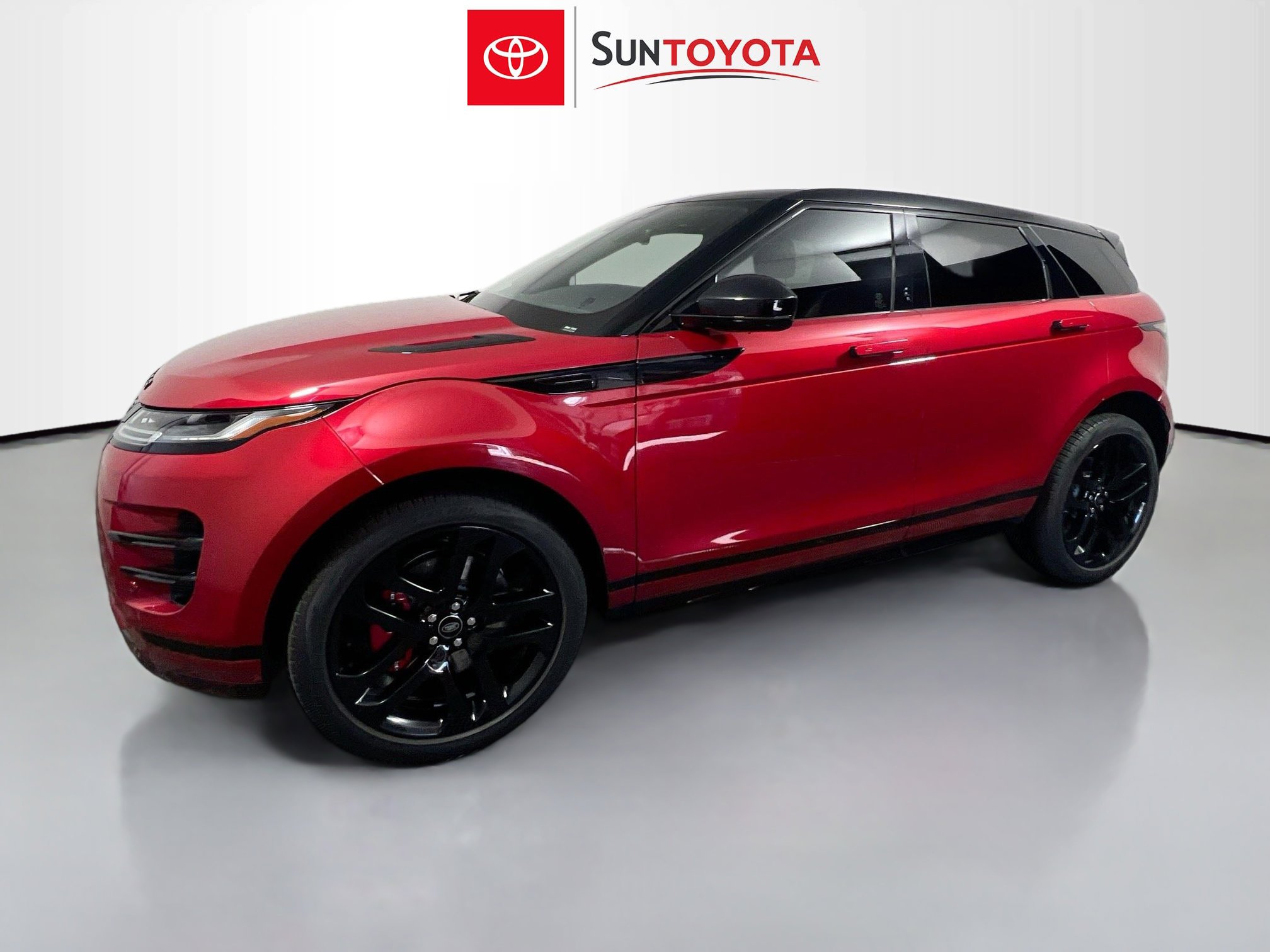 Used 2023 Land Rover Range Rover Evoque R-Dynamic SE image 9