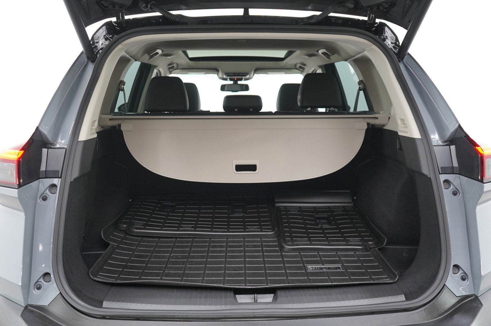 Used 2022 Nissan Rogue Platinum image 16