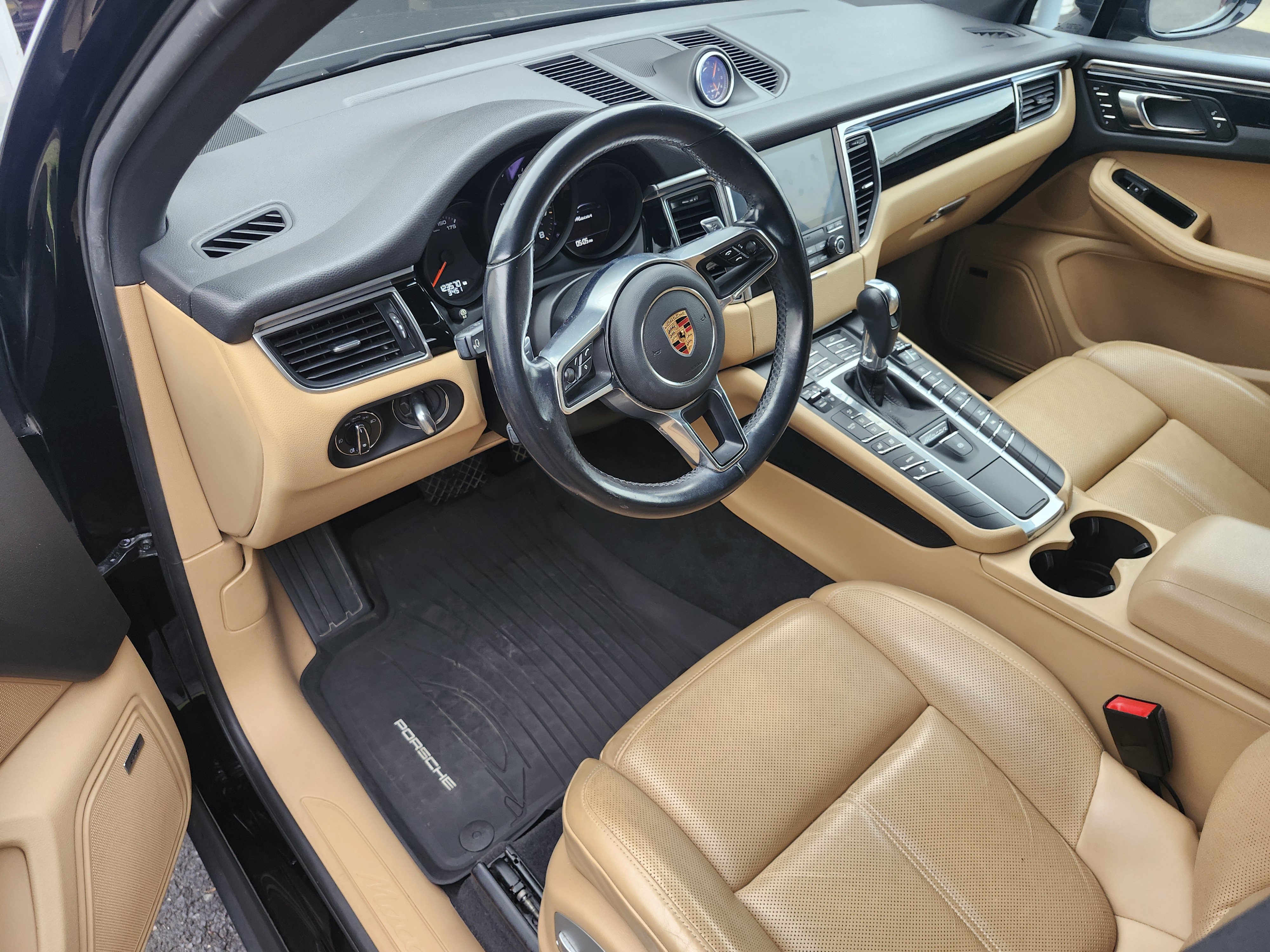 Used 2018 Porsche Macan AWD/4WD image 4