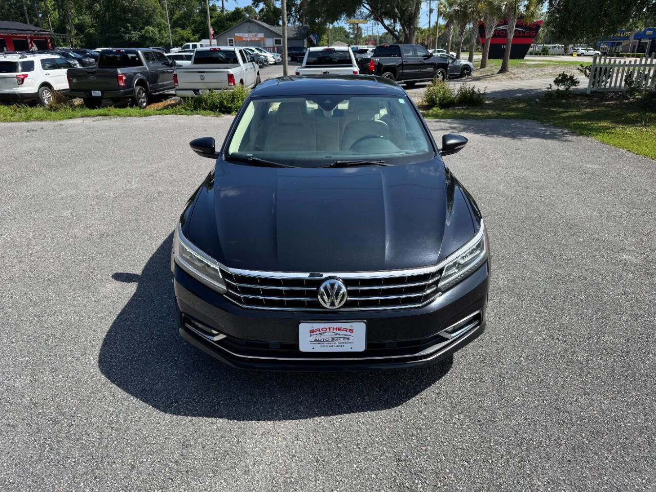 Used 2017 Volkswagen Passat 1.8T SEL Premium FWD image 2