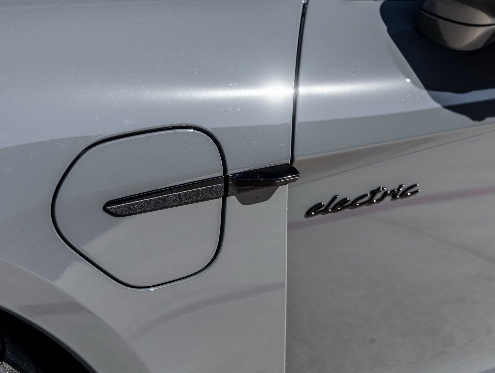 New 2026 Porsche Taycan Turbo S AWD/4WD image 17