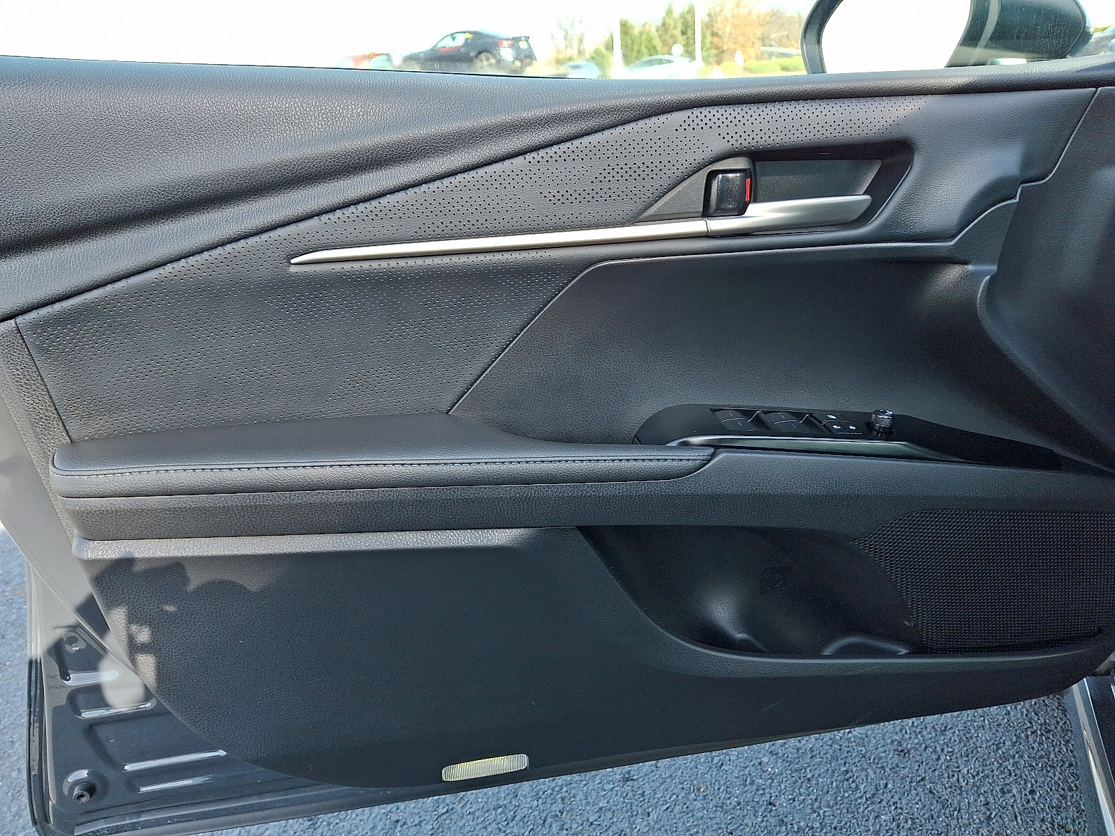 Used 2025 Toyota Camry XSE image 12