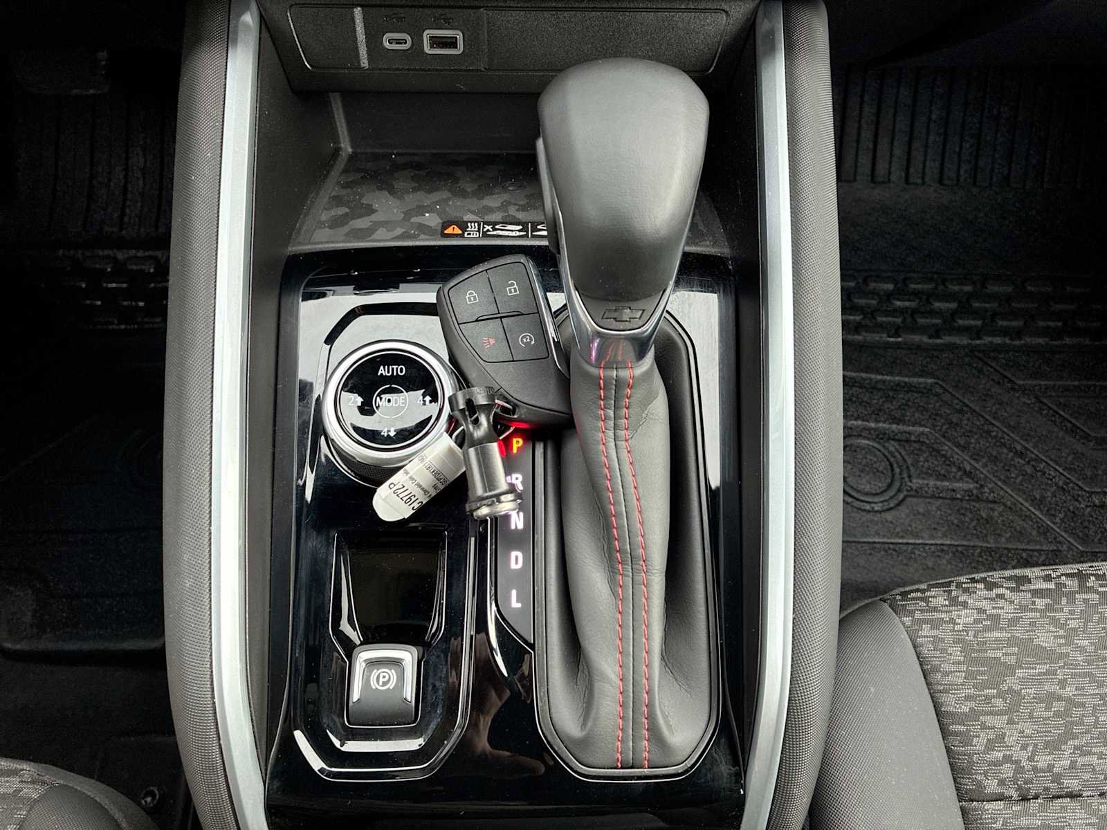 Certified 2024 Chevrolet Colorado Z71 w/ Z71 Convenience Package 2 image 16