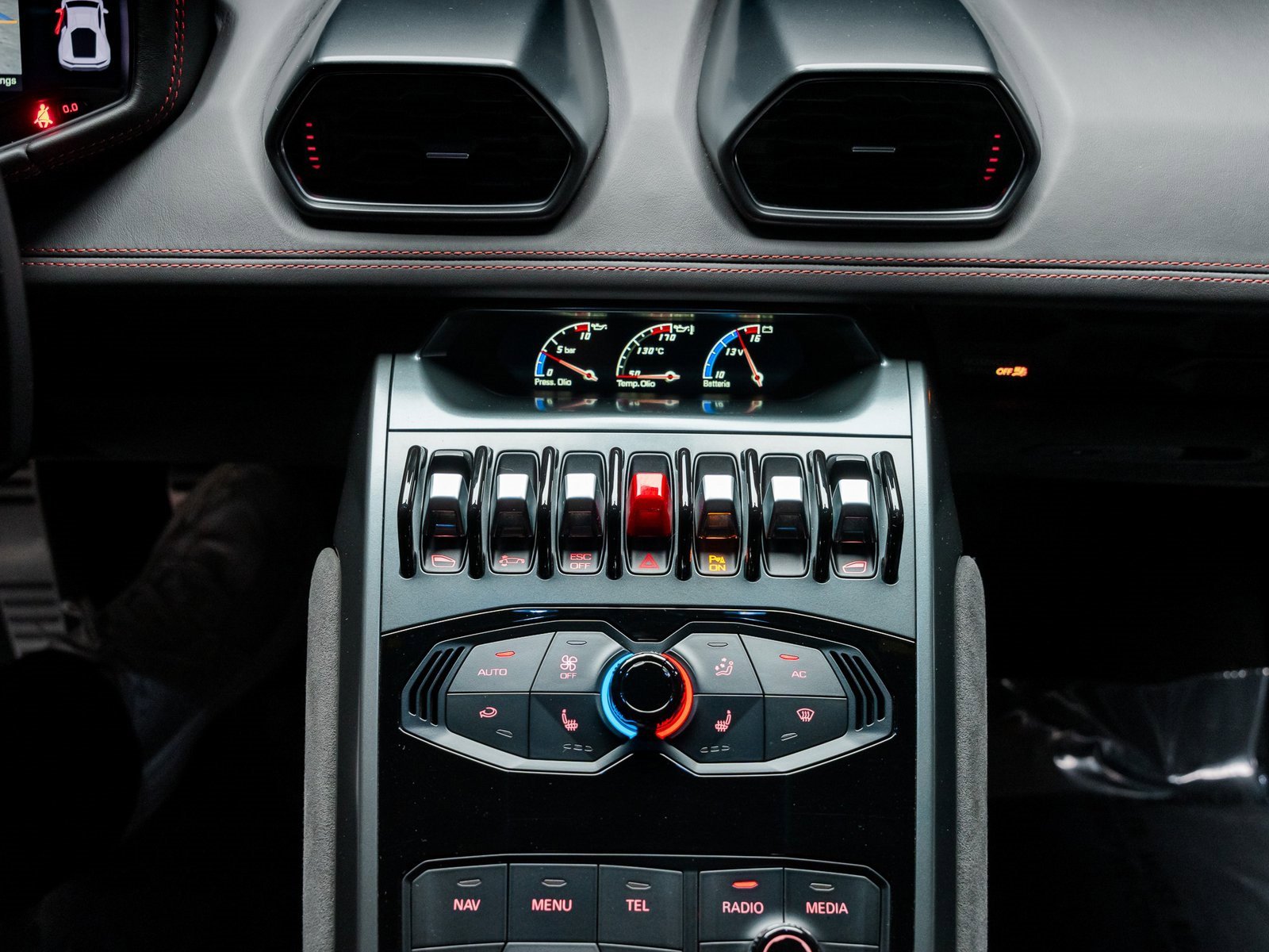 Used 2015 Lamborghini Huracan LP 610-4 image 43