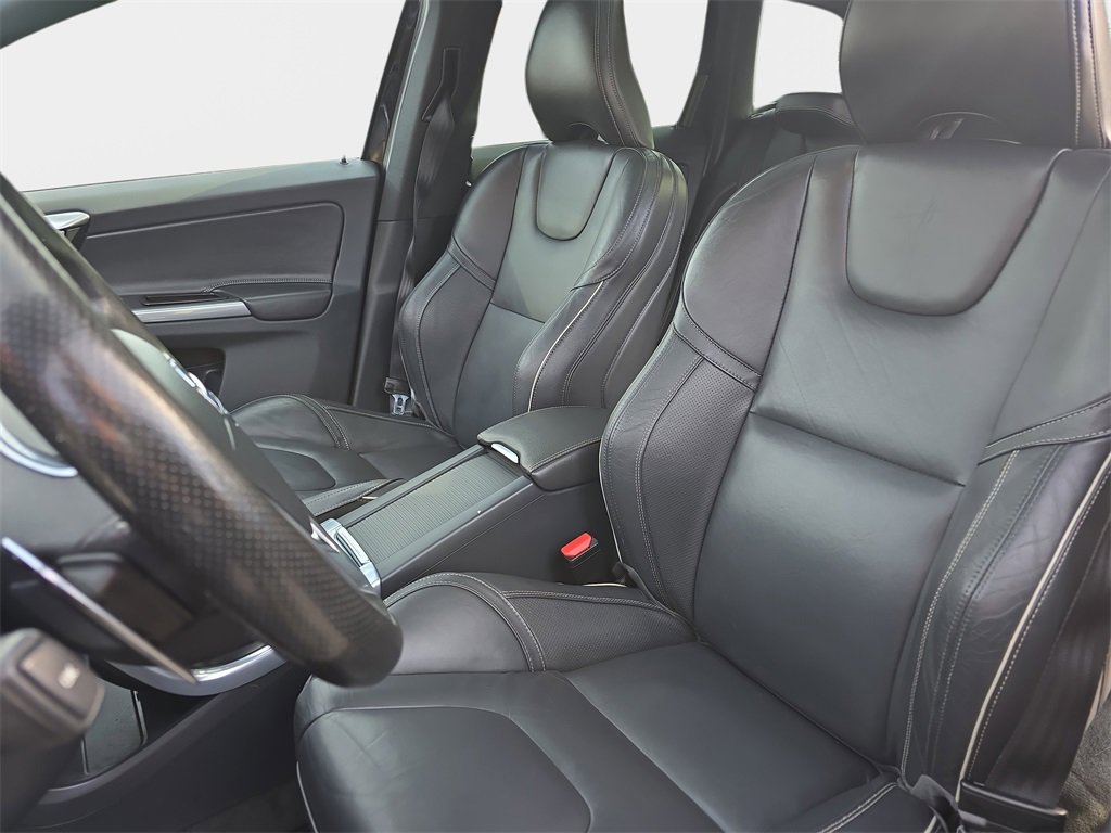 Used 2017 Volvo XC60 T6 R-Design w/ Climate Package image 19