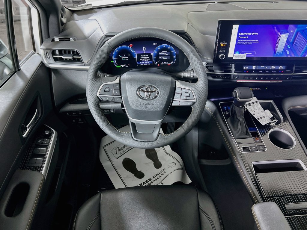 New 2026 Toyota Sienna XLE Woodland Edition AWD/4WD image 17