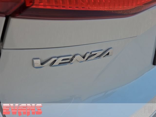 Used 2022 Toyota Venza LE AWD/4WD image 4