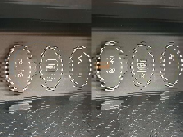 Used 2025 Genesis G70 2.5T w/ Sport Prestige Package image 30