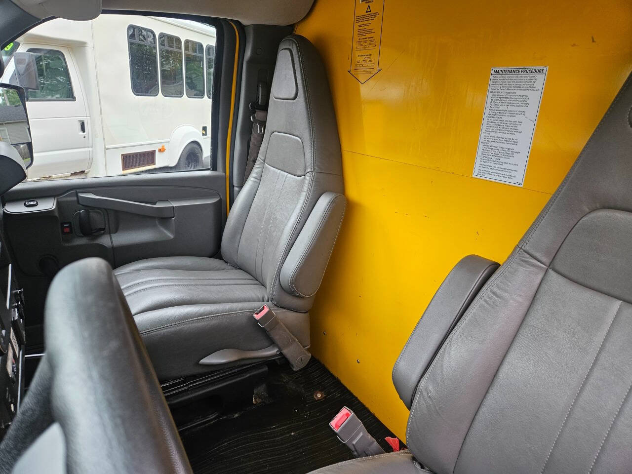 Used 2018 GMC Savana 3500 Extended w/ Driver Convenience Package RWD image 5