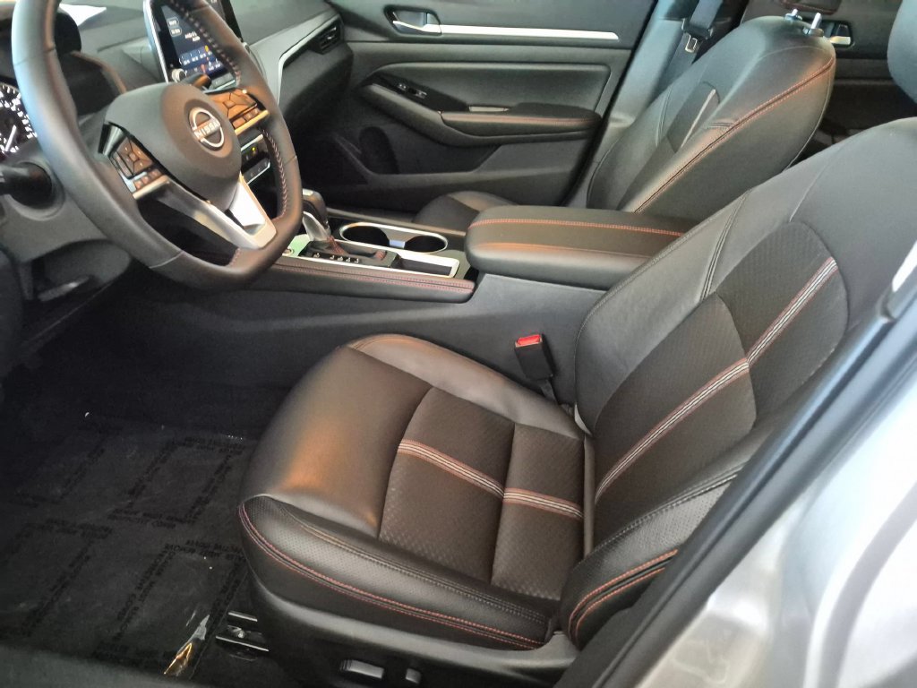 Used 2025 Nissan Altima 2.5 SR FWD image 21