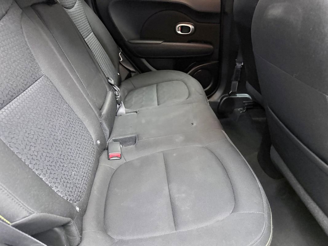 Used 2016 Kia Soul + image 14