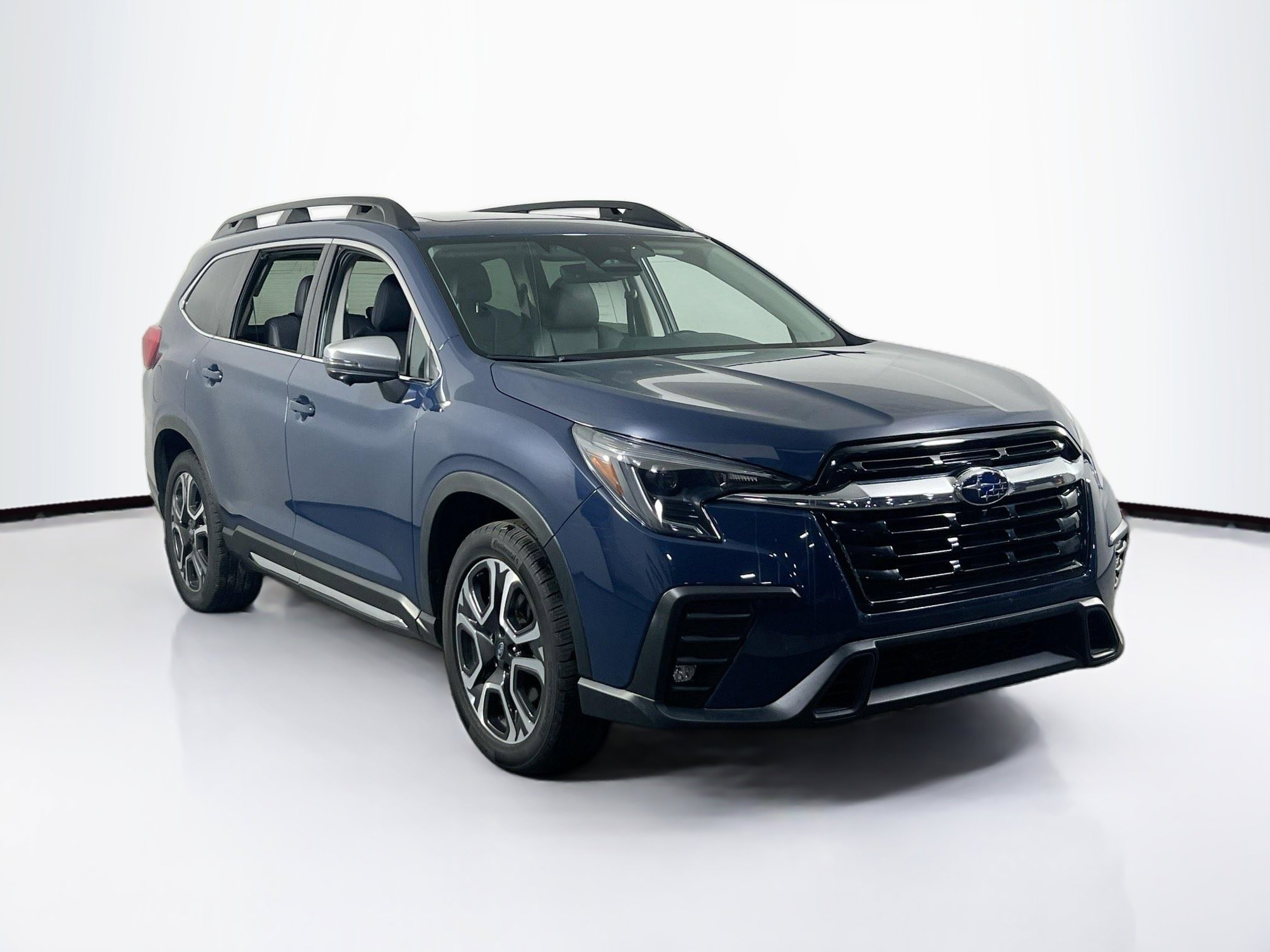 Used 2023 Subaru Ascent Limited w/ Technology Package image 3