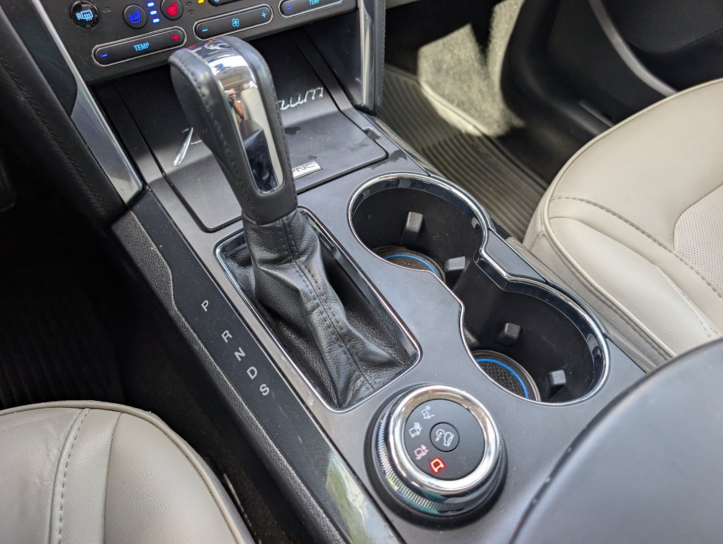 Used 2018 Ford Explorer Platinum AWD/4WD image 19