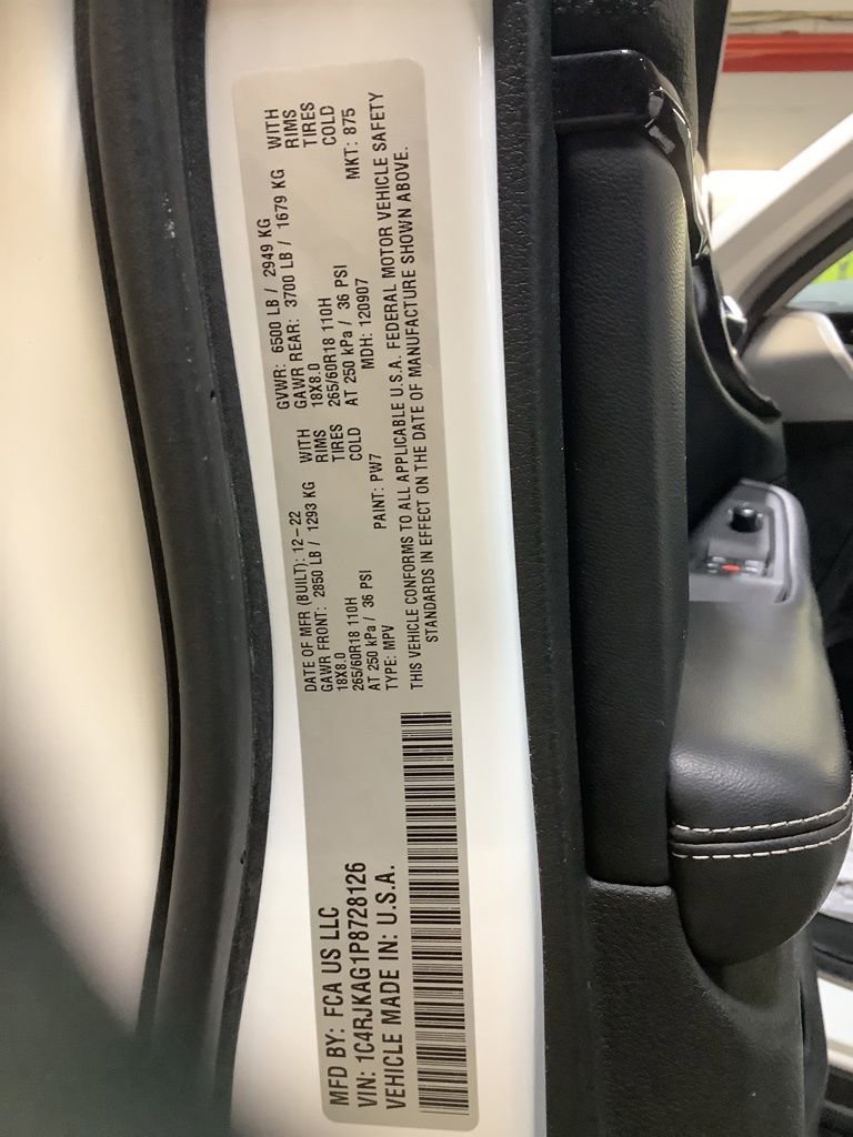 Certified 2023 Jeep Grand Cherokee L Laredo image 39