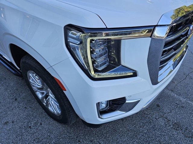 Used 2023 GMC Yukon XL SLT w/ SLT Luxury Package image 10