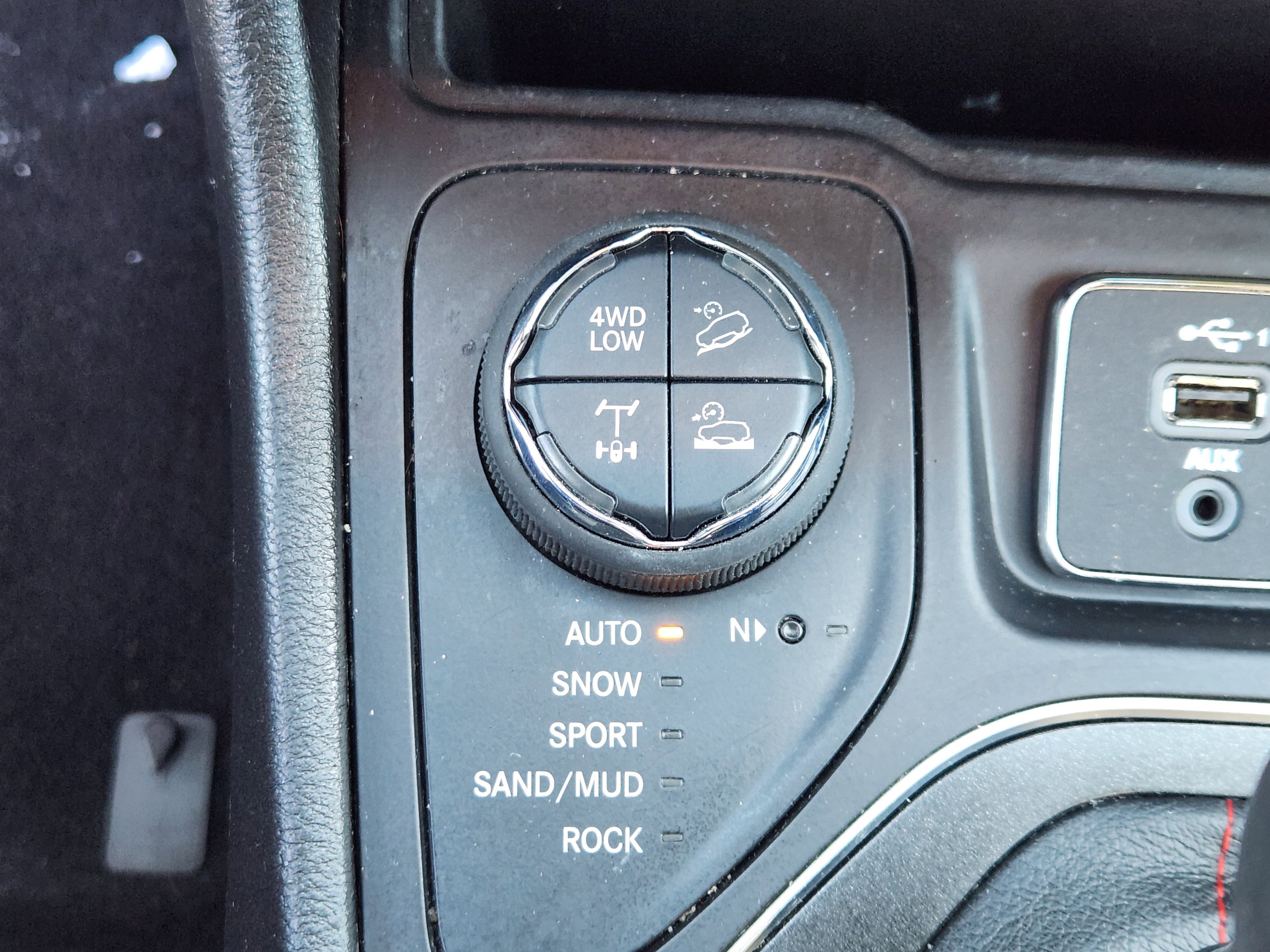 Used 2021 Jeep Cherokee Trailhawk w/ Sun, Sound & Nav Group image 23