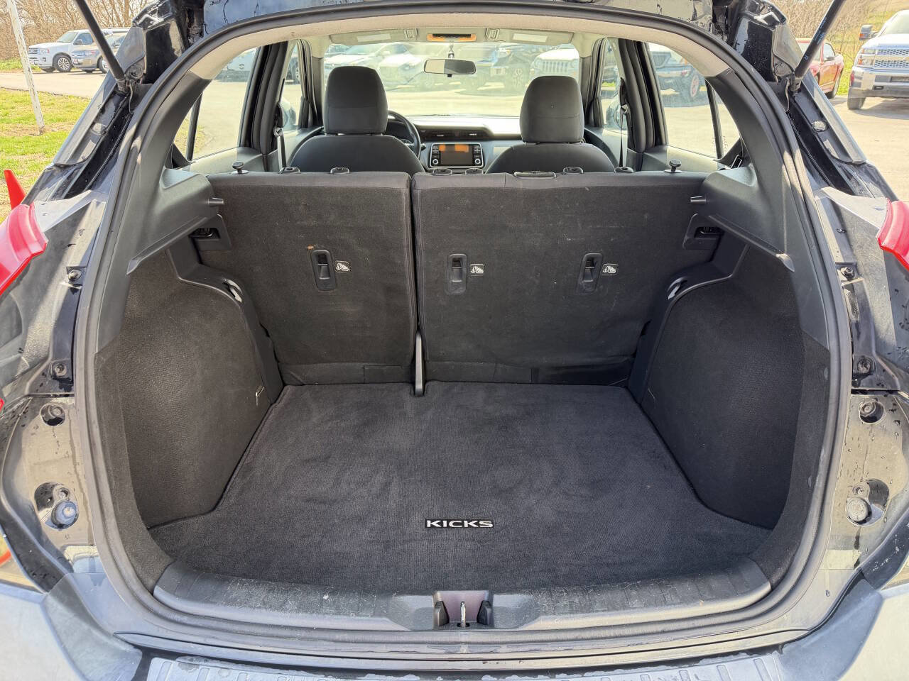 Used 2019 Nissan Kicks SV w/ Exterior Package FWD image 11