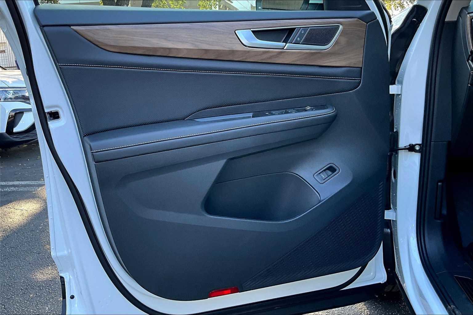 New 2026 Volkswagen Atlas SE image 10