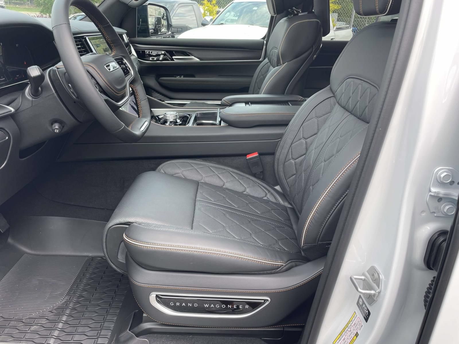 New 2026 Jeep Grand Wagoneer L Summit AWD/4WD image 16
