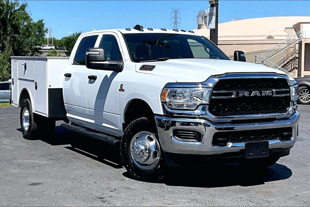 Used 2024 RAM 3500 Tradesman w/ Chrome Appearance Group AWD/4WD image 36