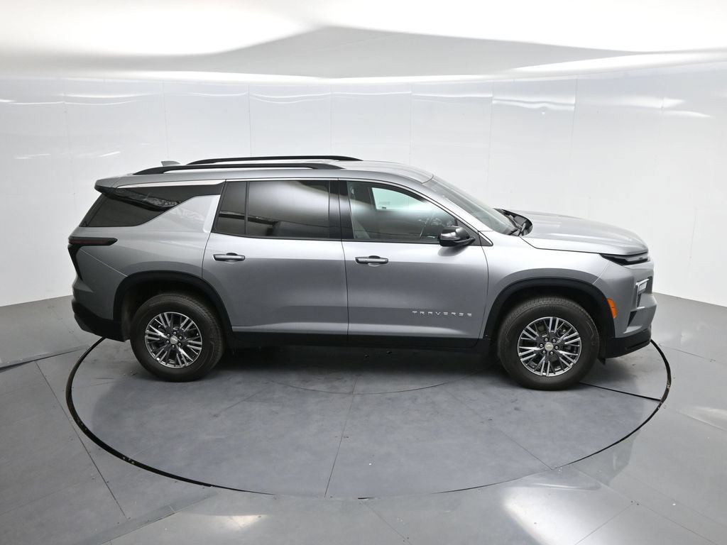 Used 2025 Chevrolet Traverse LT AWD/4WD image 51