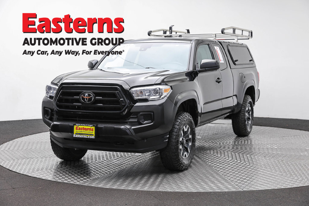 Used 2023 Toyota Tacoma SR AWD/4WD image 1