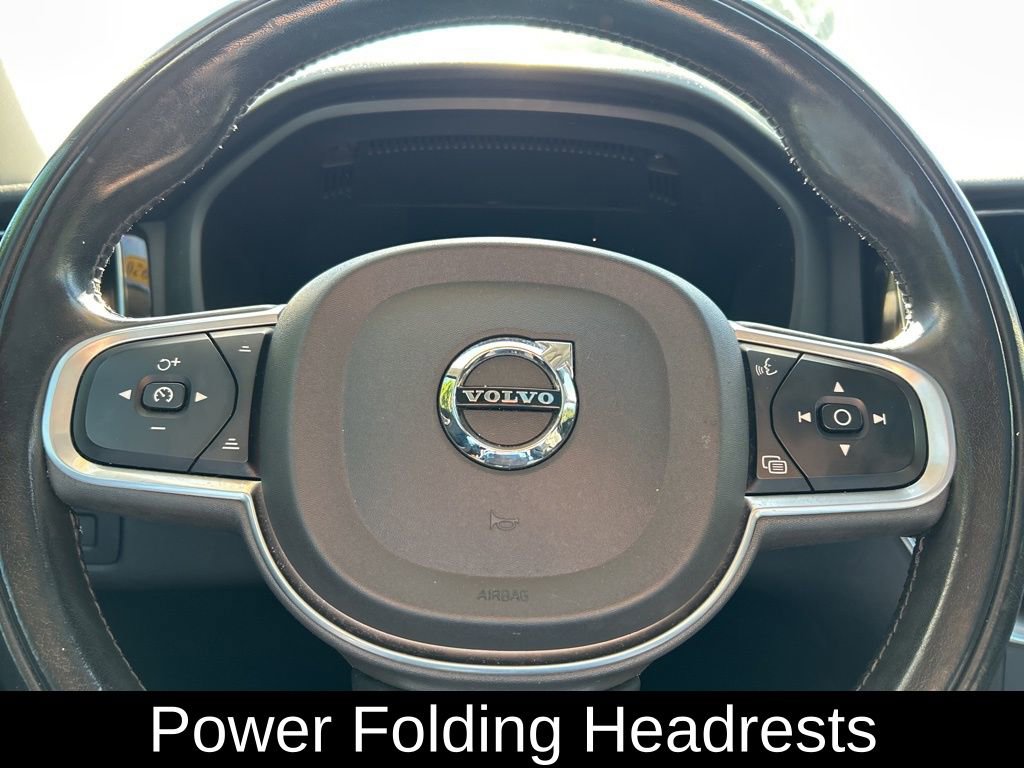 Used 2020 Volvo XC60 T5 Momentum image 23