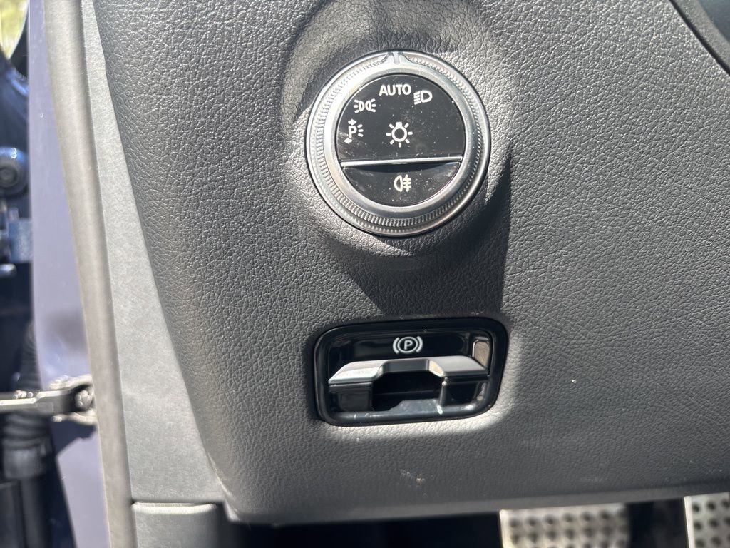 Used 2024 Mercedes-Benz C 300 4MATIC Sedan image 40