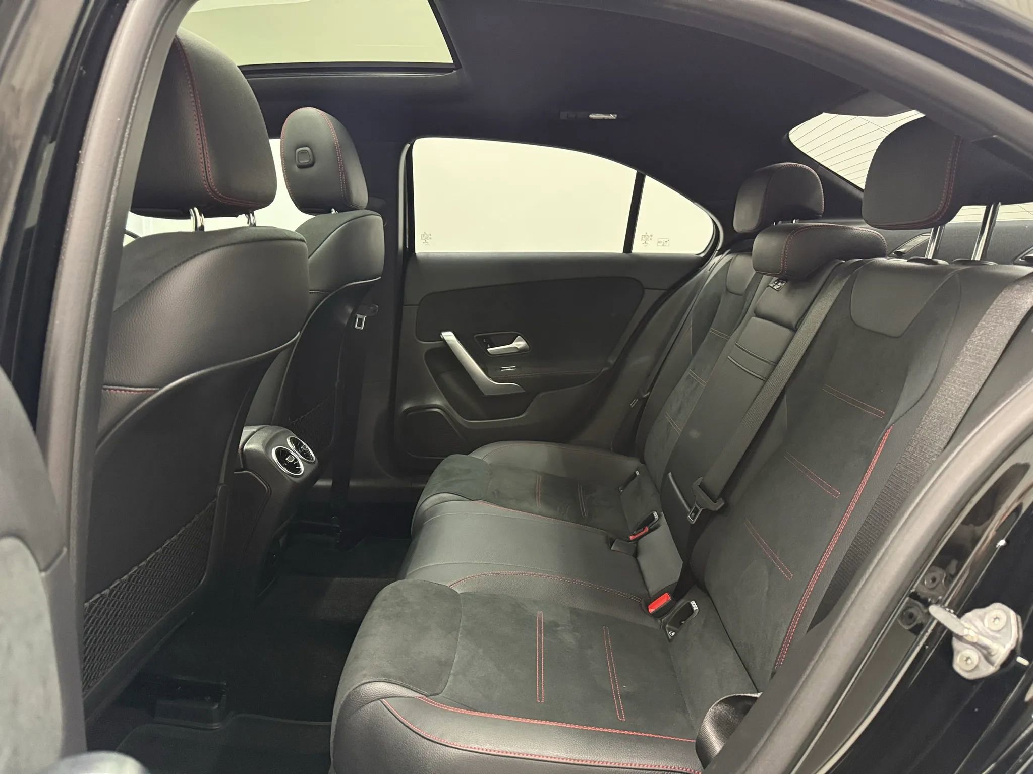 Used 2022 Mercedes-Benz A 220 4MATIC image 16