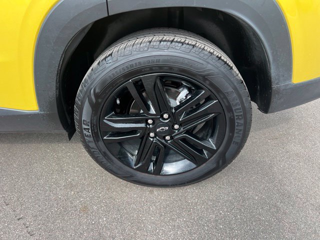 Used 2025 Chevrolet Trax ACTIV w/ Sunroof Package FWD image 9