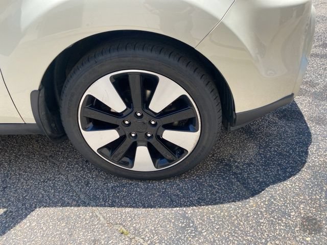 Used 2015 Kia Soul ! w/ Sun & Sound Package FWD image 27