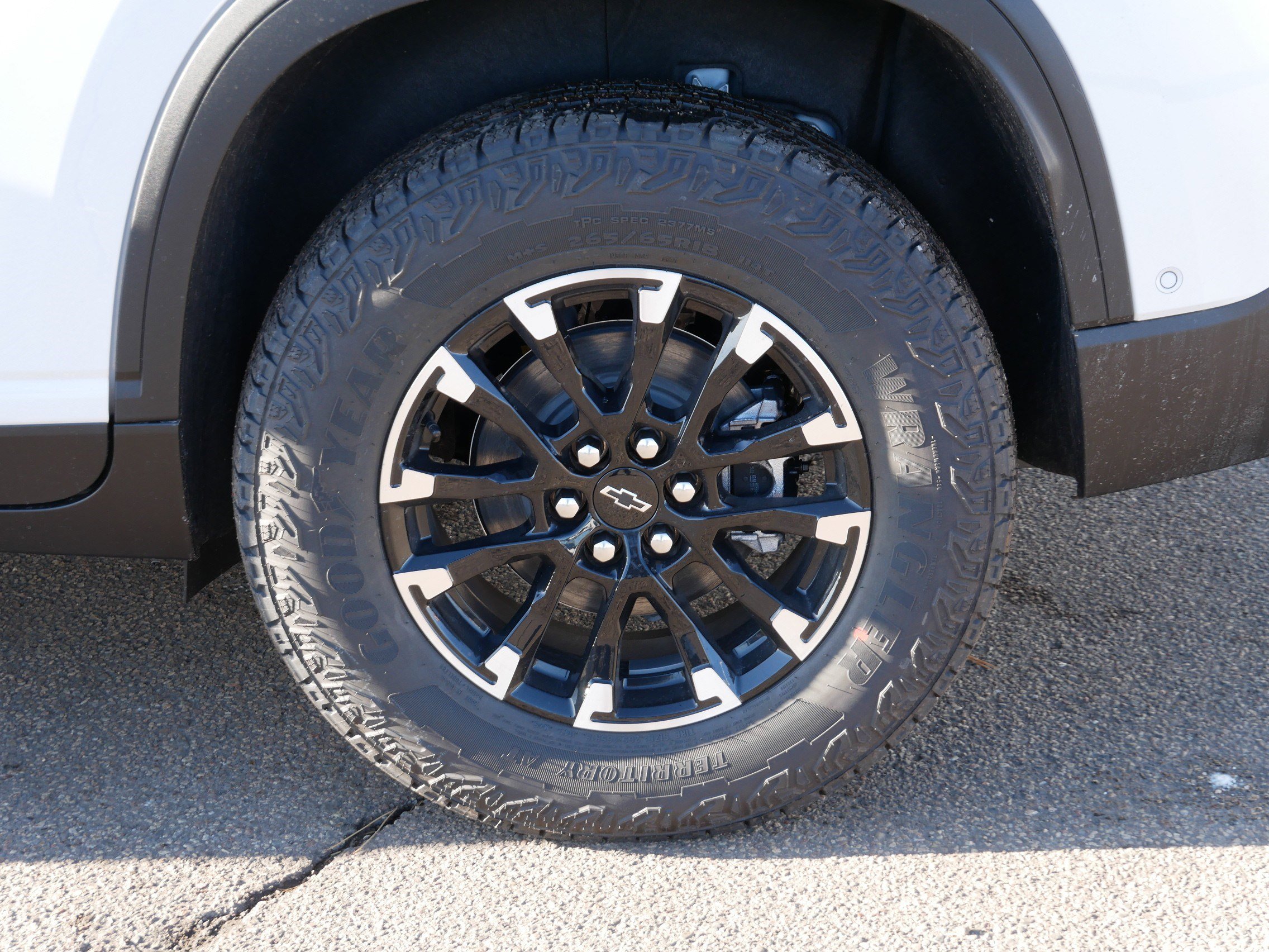 New 2026 Chevrolet Traverse Z71 w/ Enhanced Driving Package image 2