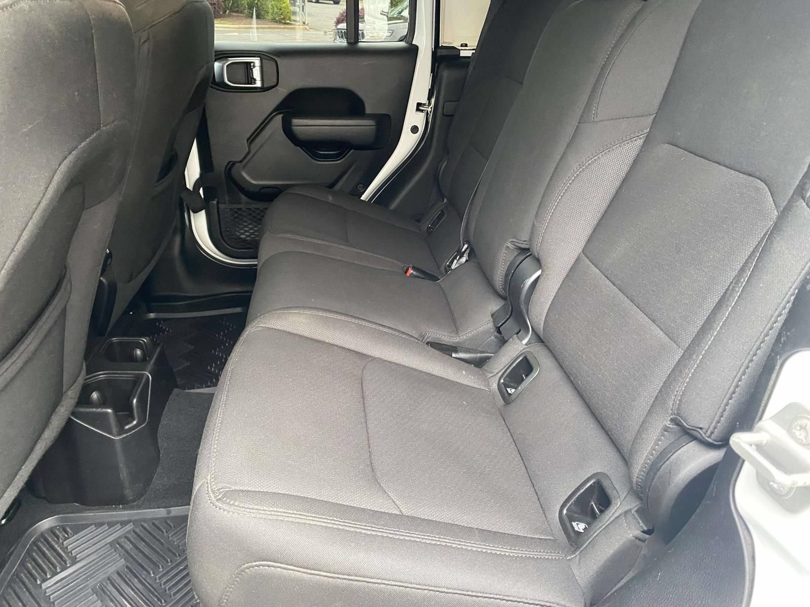 Used 2023 Jeep Gladiator Sport AWD/4WD image 12