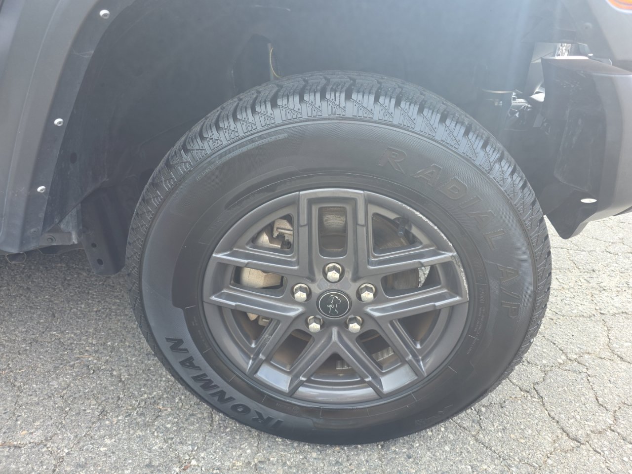 Used 2024 Jeep Wrangler Unlimited Sport AWD/4WD image 22