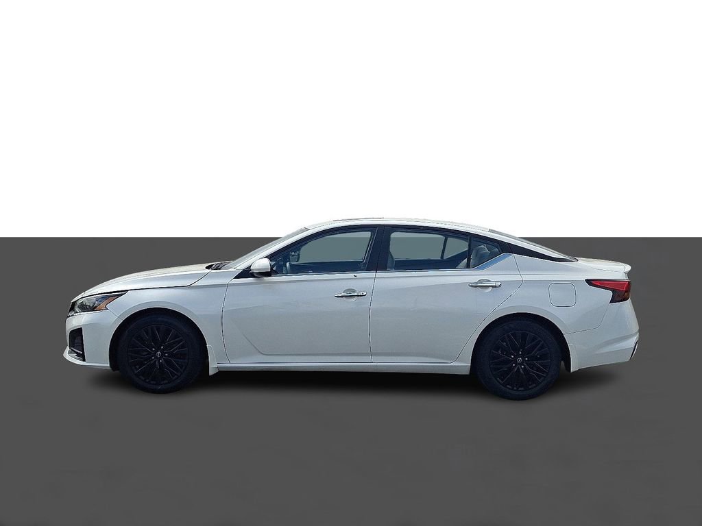 Used 2025 Nissan Altima 2.5 SV w/ SV Special Edition Package image 4