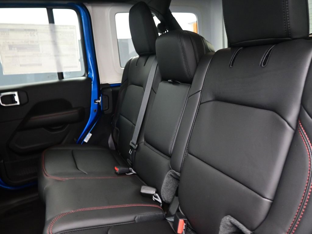 New 2025 Jeep Wrangler Unlimited Rubicon w/ Technology Group image 25